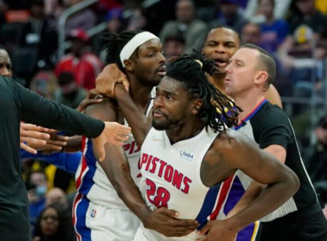 奇异果体育直播-查拉涅：老詹并非故意 索要斯图尔特电话尝试道歉